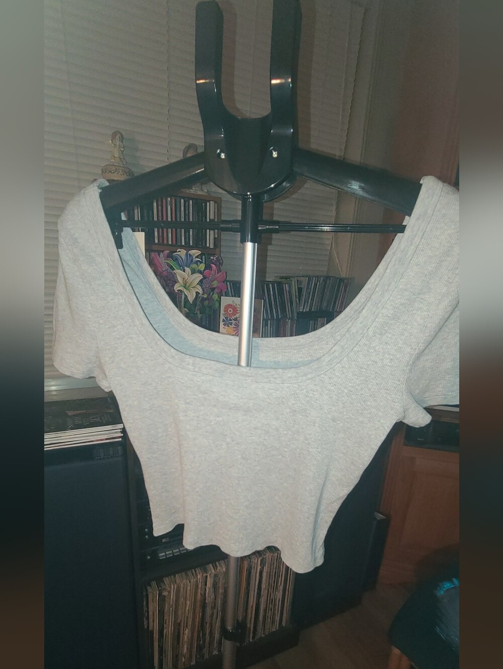 Universal Thread Heather Gray Ribbed Scoop Neck Crop Top - Size Medium NWOT